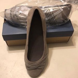 Bass 10W Go-To Comfort Melissa grey flats BNIB!